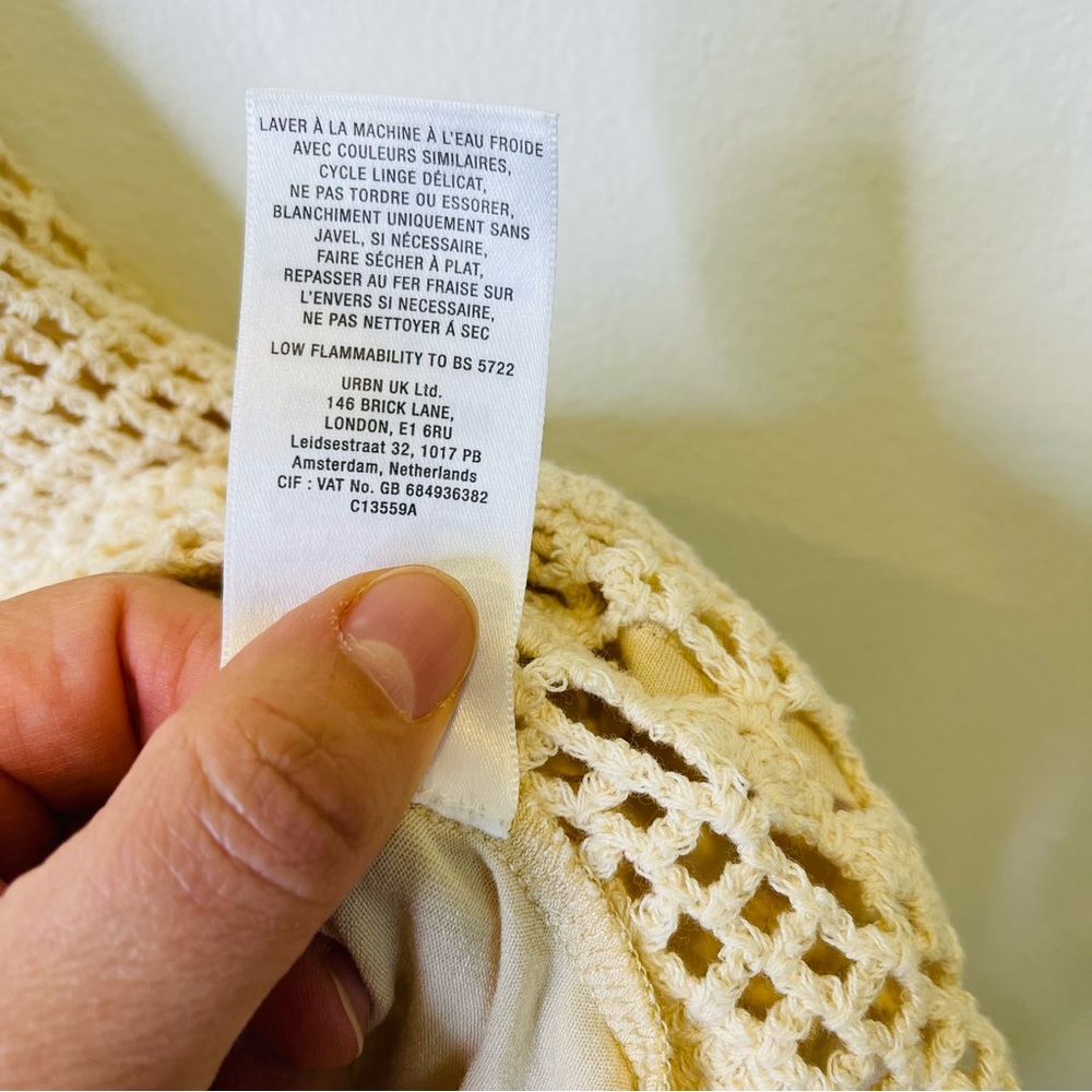 Anthropologie Crochet Halter Sweater Tank Top Cream Color Size Medium - Picture 12 of 12